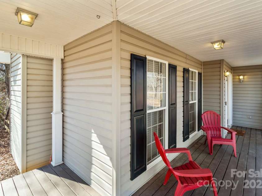 697 Maple Ridge Circle, Salisbury, NC 28147.  MLS# CAR4205711, YatesRealty ID 1353. Porch wraps around