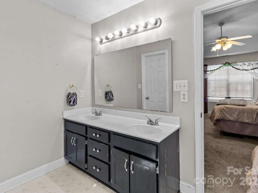 697 Maple Ridge Circle, Salisbury, NC 28147.  MLS# CAR4205711, YatesRealty ID 1353. Primary bath with dual vanity