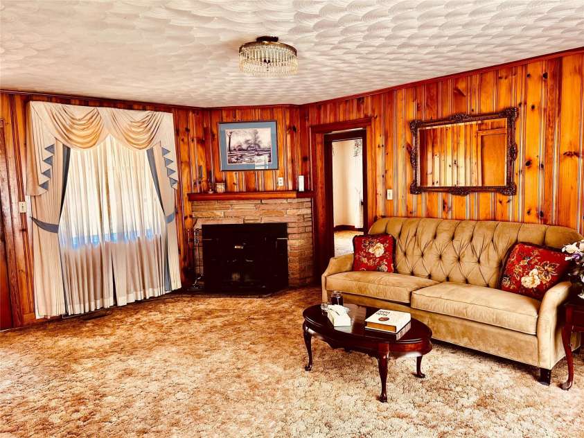 2525 13th Avenue, Hickory, NC 28602.  MLS# CAR4370819, YatesRealty ID 13531. 