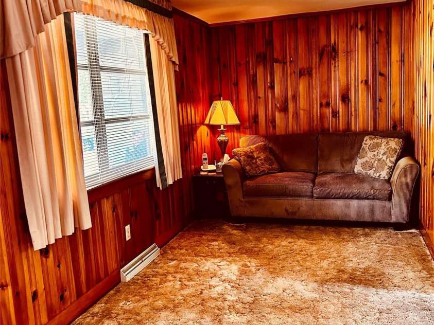 2525 13th Avenue, Hickory, NC 28602.  MLS# CAR4370819, YatesRealty ID 13531. 