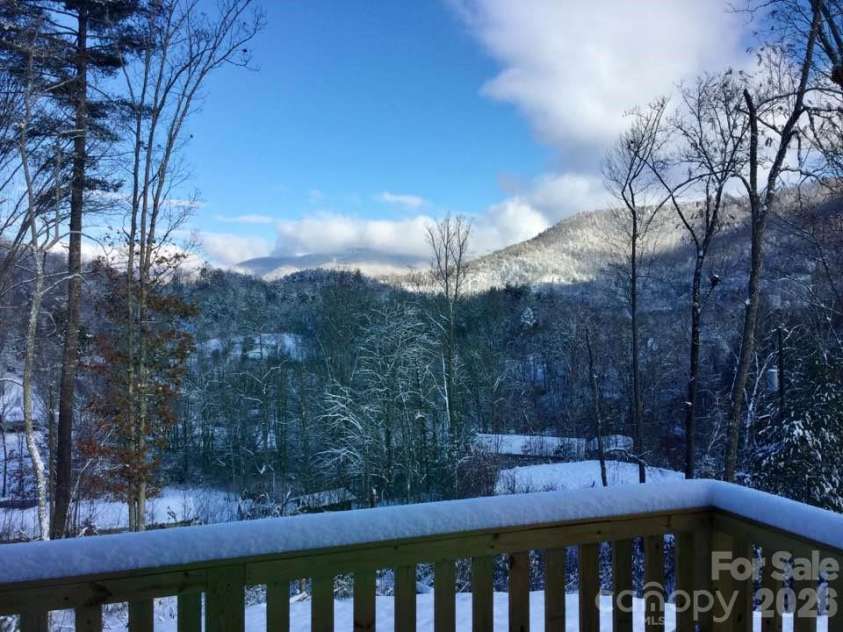 266 Egret Lane, Sylva, NC 28779.  MLS# CAR4371087, YatesRealty ID 13532. 