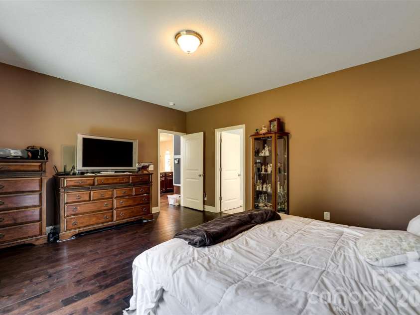 266 Egret Lane, Sylva, NC 28779.  MLS# CAR4371087, YatesRealty ID 13532. 