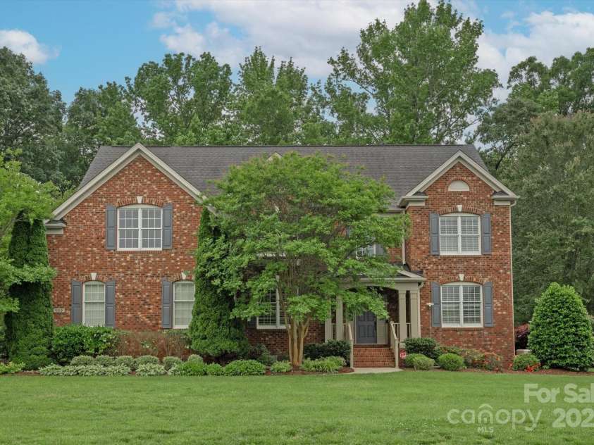 409 Running Horse Lane, Waxhaw, NC 28173.  MLS# CAR4222775, YatesRealty ID 13532. 