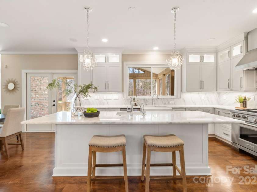 409 Running Horse Lane, Waxhaw, NC 28173.  MLS# CAR4222775, YatesRealty ID 13532. 