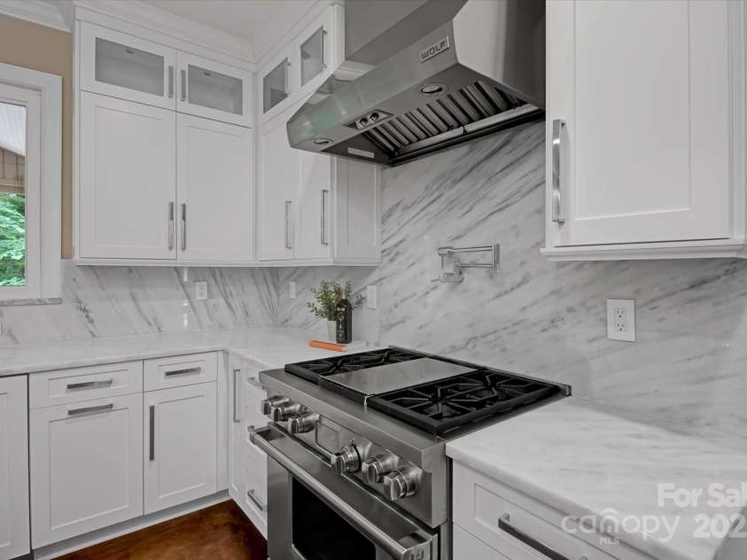 409 Running Horse Lane, Waxhaw, NC 28173.  MLS# CAR4222775, YatesRealty ID 13532. 