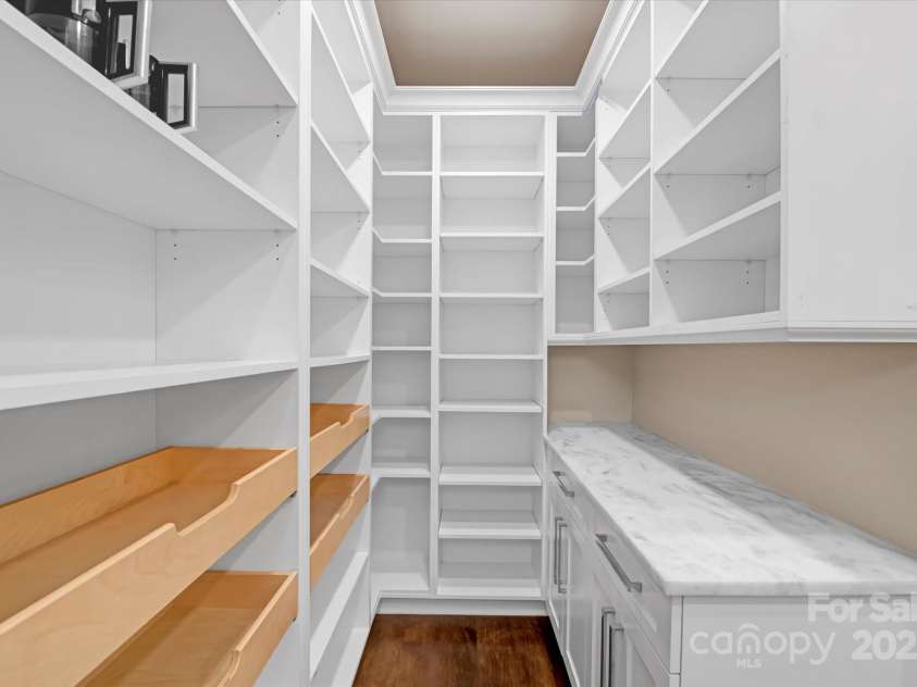 409 Running Horse Lane, Waxhaw, NC 28173.  MLS# CAR4222775, YatesRealty ID 13532. 