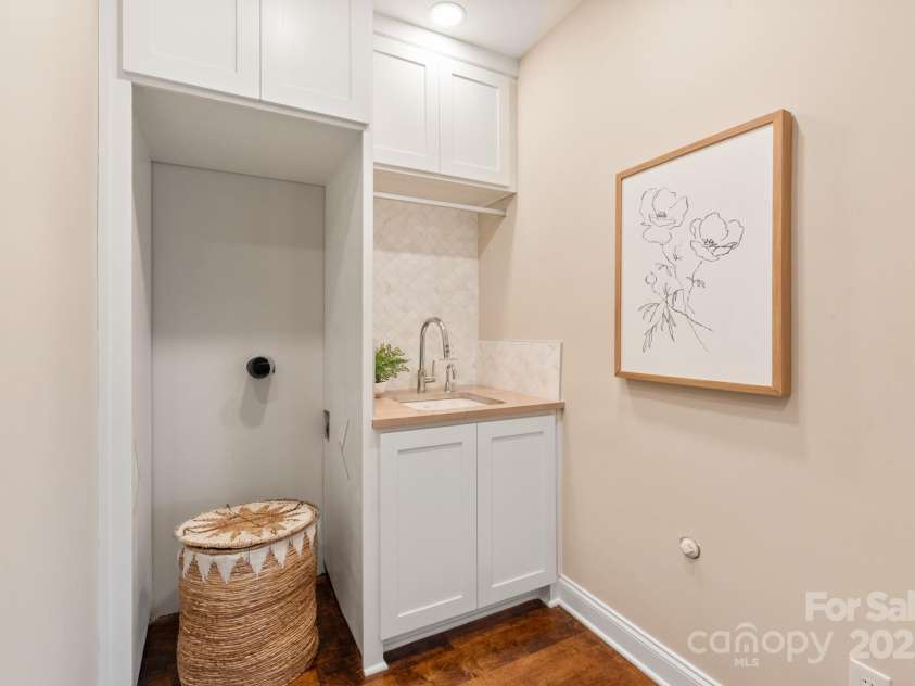 409 Running Horse Lane, Waxhaw, NC 28173.  MLS# CAR4222775, YatesRealty ID 13532. 