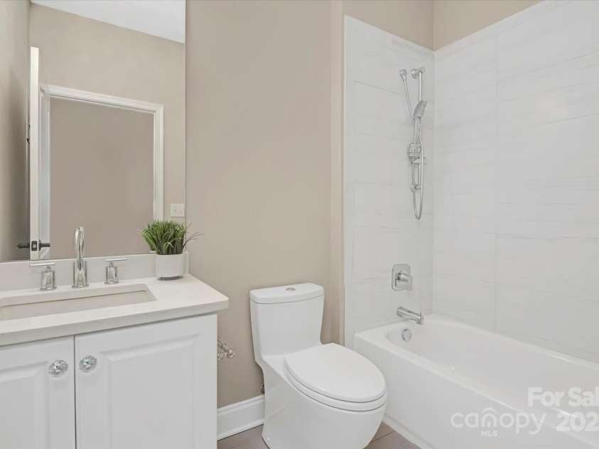 409 Running Horse Lane, Waxhaw, NC 28173.  MLS# CAR4222775, YatesRealty ID 13532. 