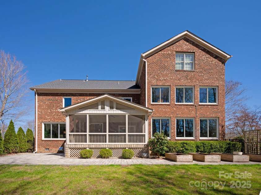 409 Running Horse Lane, Waxhaw, NC 28173.  MLS# CAR4222775, YatesRealty ID 13532. 