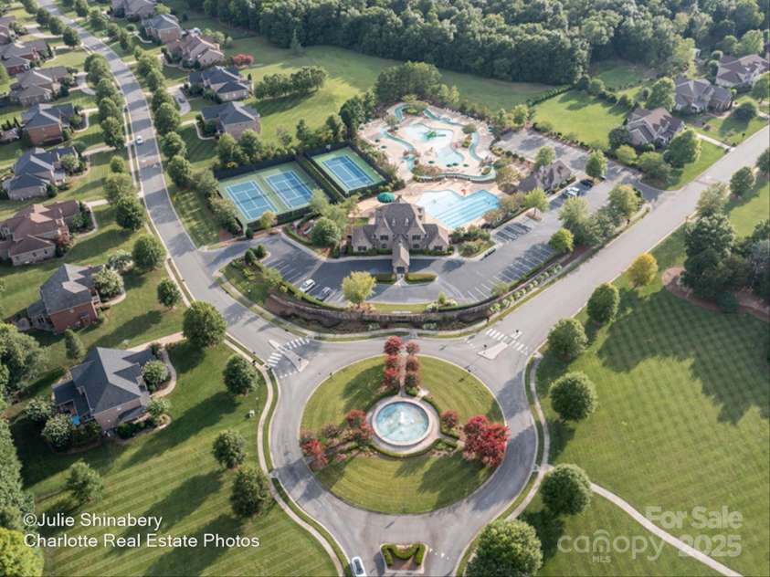 409 Running Horse Lane, Waxhaw, NC 28173.  MLS# CAR4222775, YatesRealty ID 13532. 