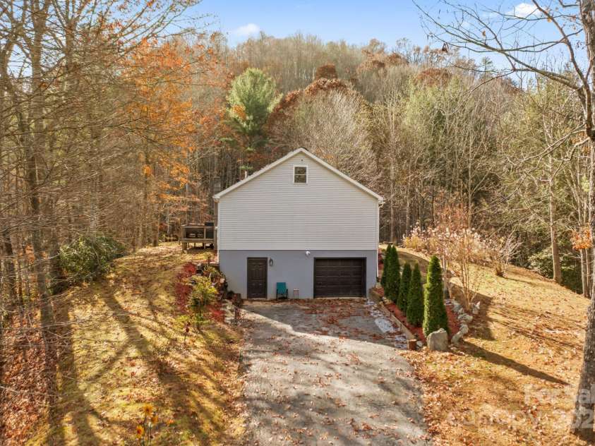 937 Sampson Road, Lenoir, NC 28645.  MLS# CAR4257985, YatesRealty ID 13533. 