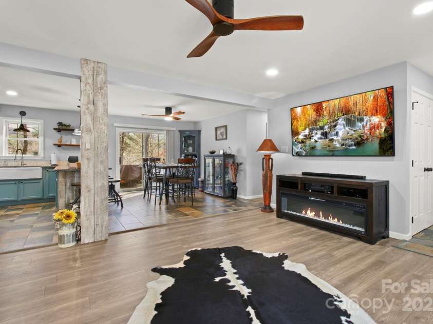 937 Sampson Road, Lenoir, NC 28645.  MLS# CAR4257985, YatesRealty ID 13533. 