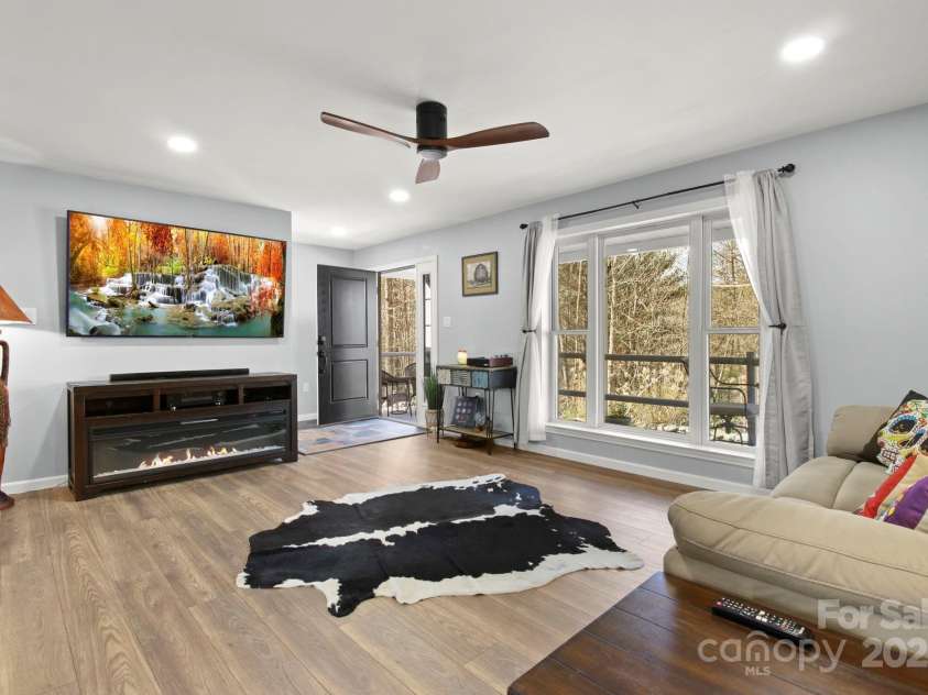 937 Sampson Road, Lenoir, NC 28645.  MLS# CAR4257985, YatesRealty ID 13533. 