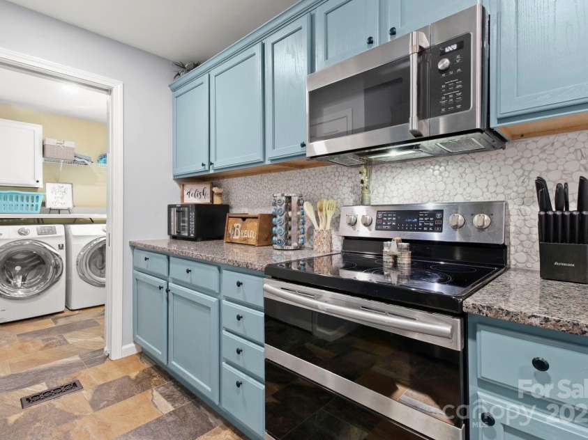 937 Sampson Road, Lenoir, NC 28645.  MLS# CAR4257985, YatesRealty ID 13533. 