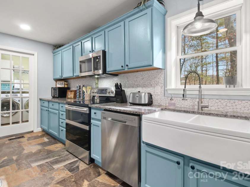 937 Sampson Road, Lenoir, NC 28645.  MLS# CAR4257985, YatesRealty ID 13533. 