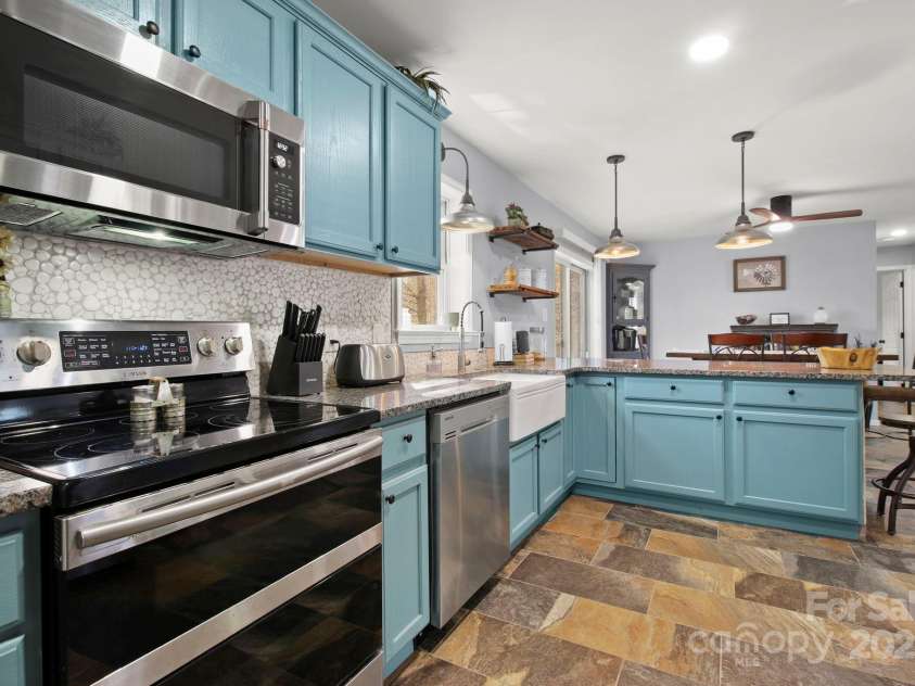 937 Sampson Road, Lenoir, NC 28645.  MLS# CAR4257985, YatesRealty ID 13533. 