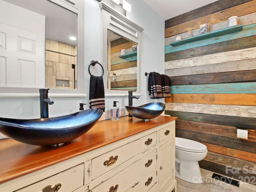 937 Sampson Road, Lenoir, NC 28645.  MLS# CAR4257985, YatesRealty ID 13533. 