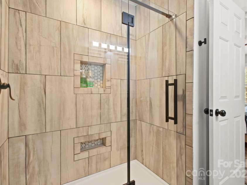 937 Sampson Road, Lenoir, NC 28645.  MLS# CAR4257985, YatesRealty ID 13533. 