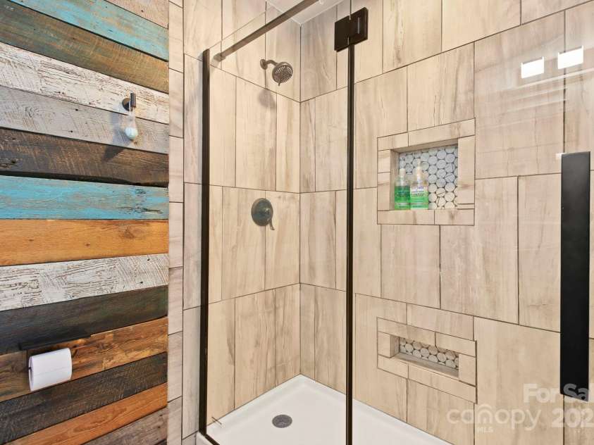 937 Sampson Road, Lenoir, NC 28645.  MLS# CAR4257985, YatesRealty ID 13533. 