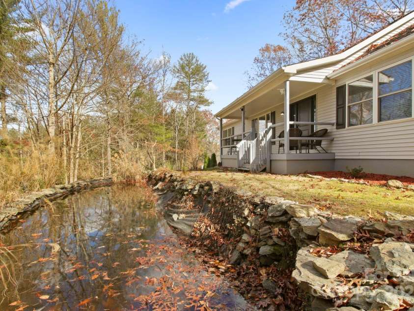 937 Sampson Road, Lenoir, NC 28645.  MLS# CAR4257985, YatesRealty ID 13533. 