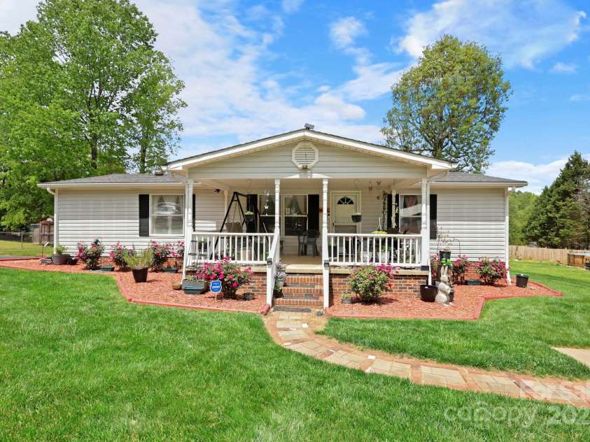 3570 Fox Run, Lenoir, NC 28645.  MLS# CAR4254833, YatesRealty ID 13534. 