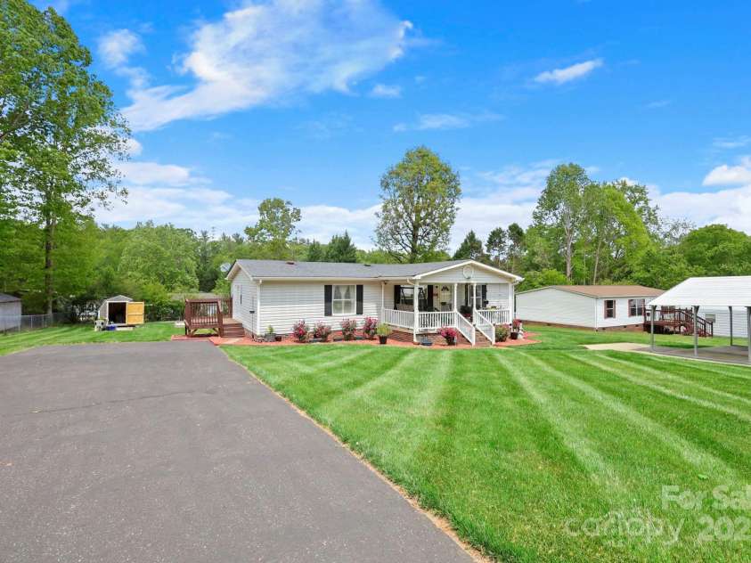 3570 Fox Run, Lenoir, NC 28645.  MLS# CAR4254833, YatesRealty ID 13534. 