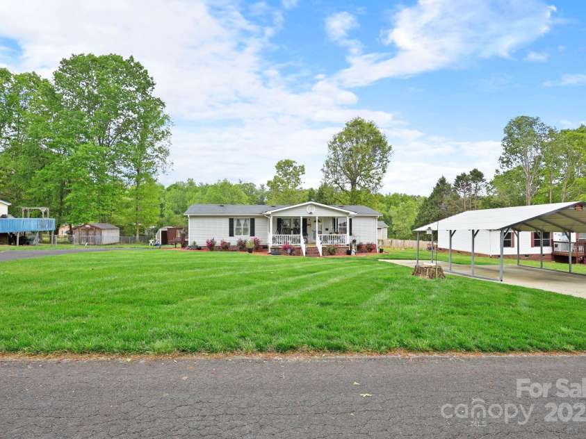 3570 Fox Run, Lenoir, NC 28645.  MLS# CAR4254833, YatesRealty ID 13534. 