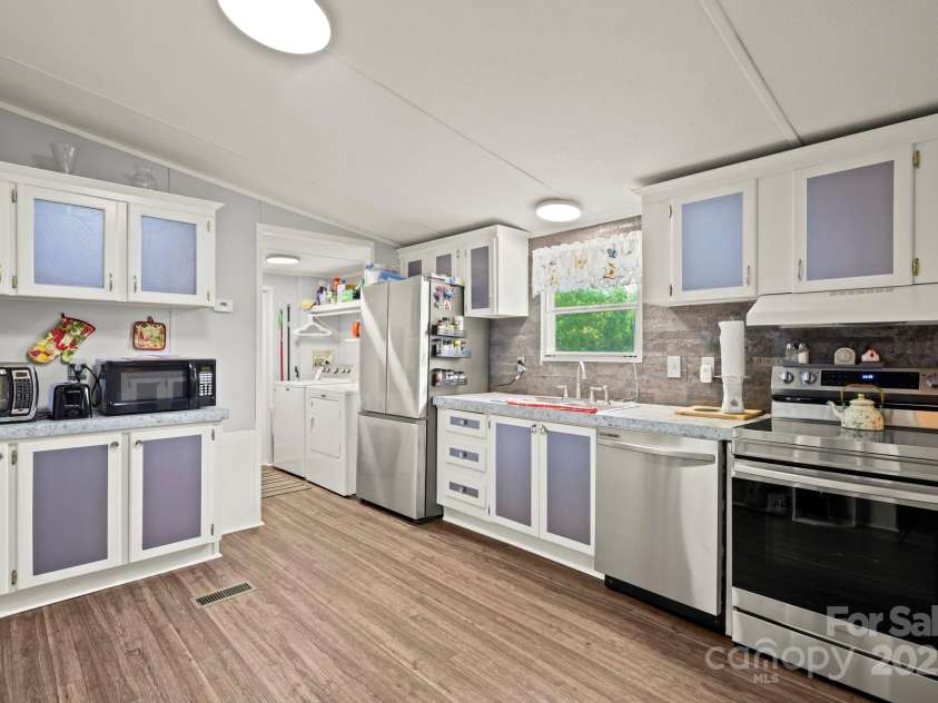 3570 Fox Run, Lenoir, NC 28645.  MLS# CAR4254833, YatesRealty ID 13534. 