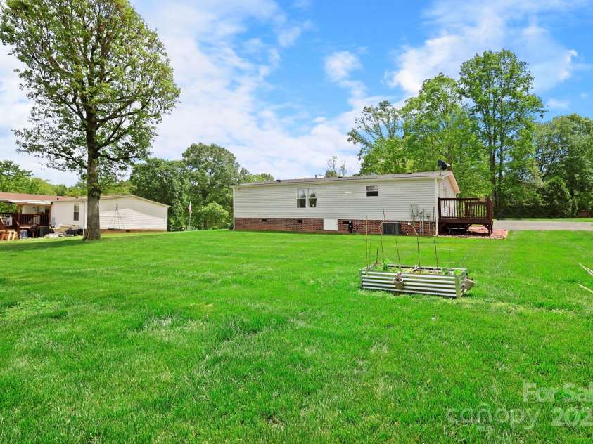 3570 Fox Run, Lenoir, NC 28645.  MLS# CAR4254833, YatesRealty ID 13534. 