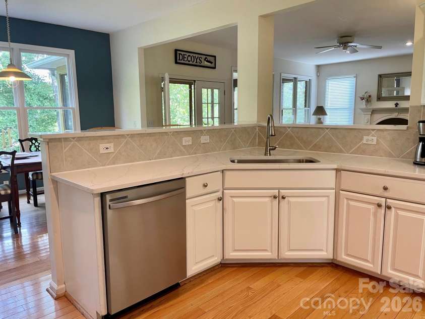357 Lentz Landing Lane, Nebo, NC 28761.  MLS# CAR4351177, YatesRealty ID 13536. 