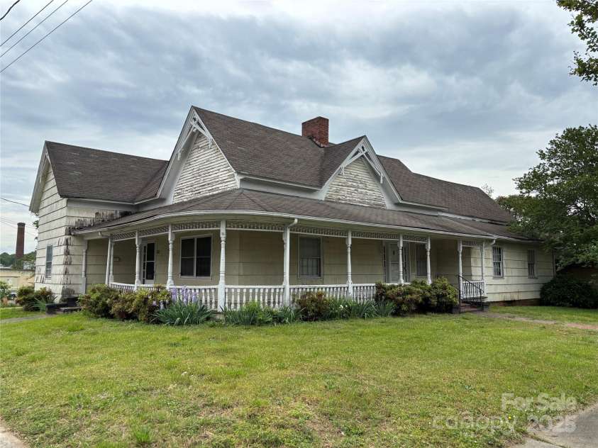 103 Main Street, Dallas, NC 28034.  MLS# CAR4246758, YatesRealty ID 13537. 