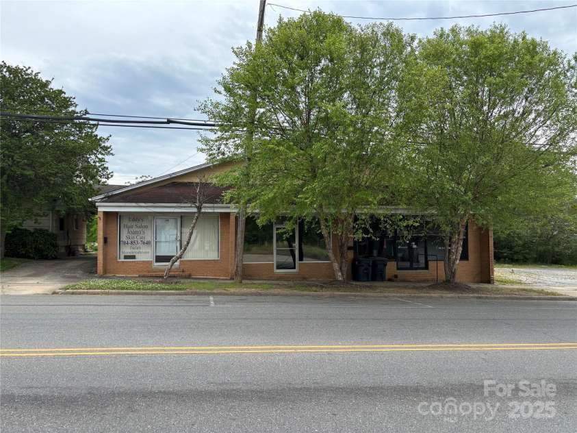 103 Main Street, Dallas, NC 28034.  MLS# CAR4246758, YatesRealty ID 13537. 