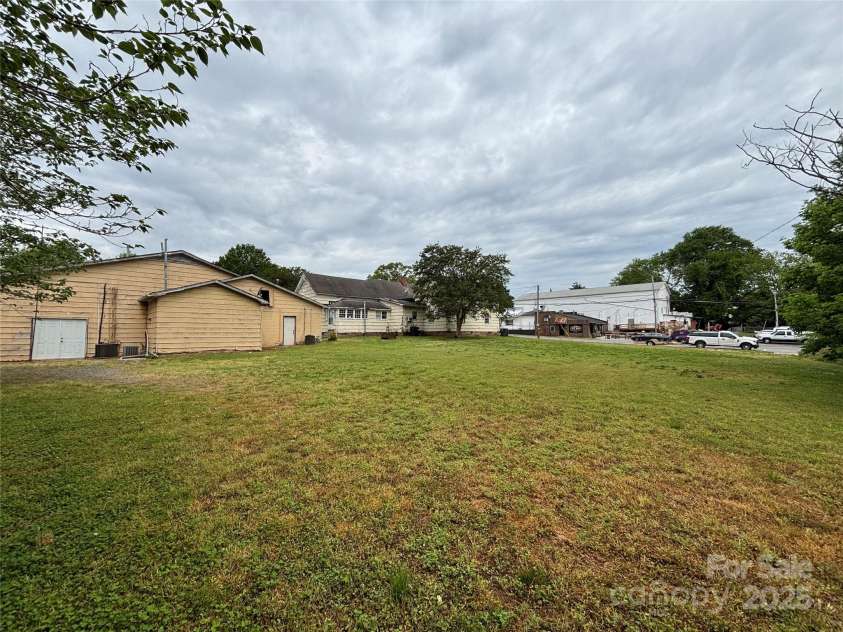 103 Main Street, Dallas, NC 28034.  MLS# CAR4246758, YatesRealty ID 13537. 
