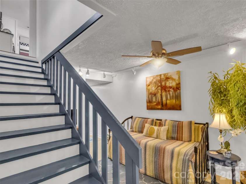 211 Rustic Road, Waynesville, NC 28786.  MLS# CAR4371760, YatesRealty ID 13537. 