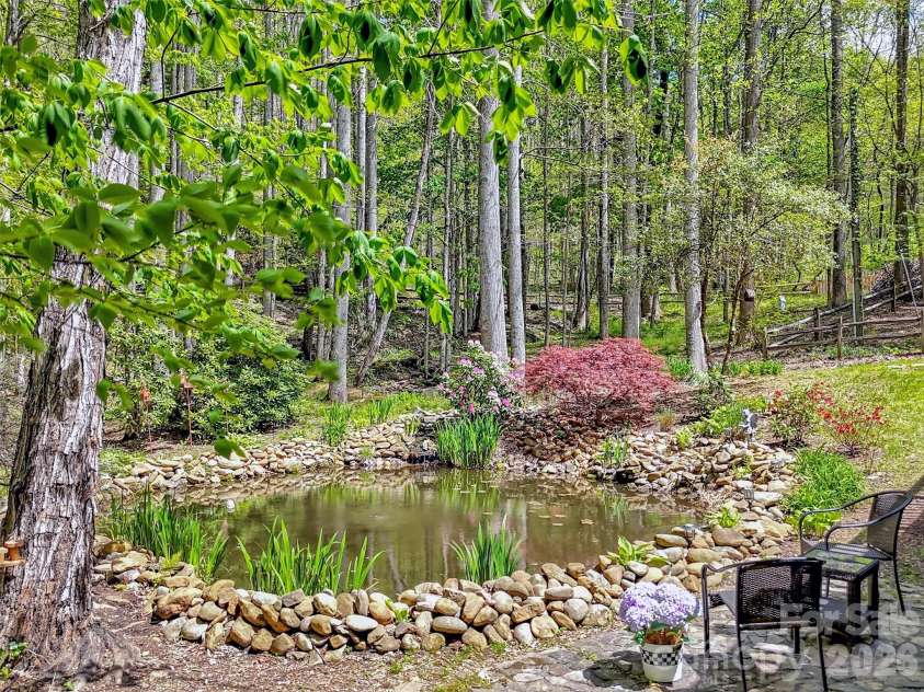 211 Rustic Road, Waynesville, NC 28786.  MLS# CAR4371760, YatesRealty ID 13537. 