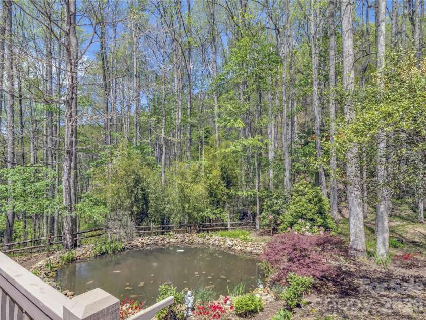 211 Rustic Road, Waynesville, NC 28786.  MLS# CAR4371760, YatesRealty ID 13537. 