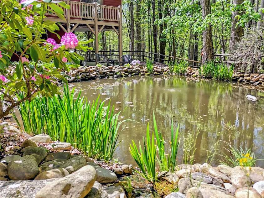211 Rustic Road, Waynesville, NC 28786.  MLS# CAR4371760, YatesRealty ID 13537. 