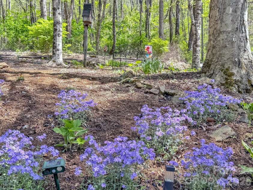 211 Rustic Road, Waynesville, NC 28786.  MLS# CAR4371760, YatesRealty ID 13537. 