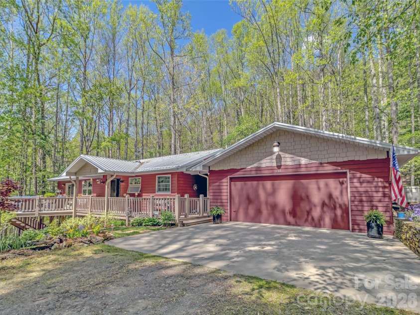 211 Rustic Road, Waynesville, NC 28786.  MLS# CAR4371760, YatesRealty ID 13537. 