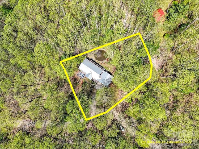 211 Rustic Road, Waynesville, NC 28786.  MLS# CAR4371760, YatesRealty ID 13537. 