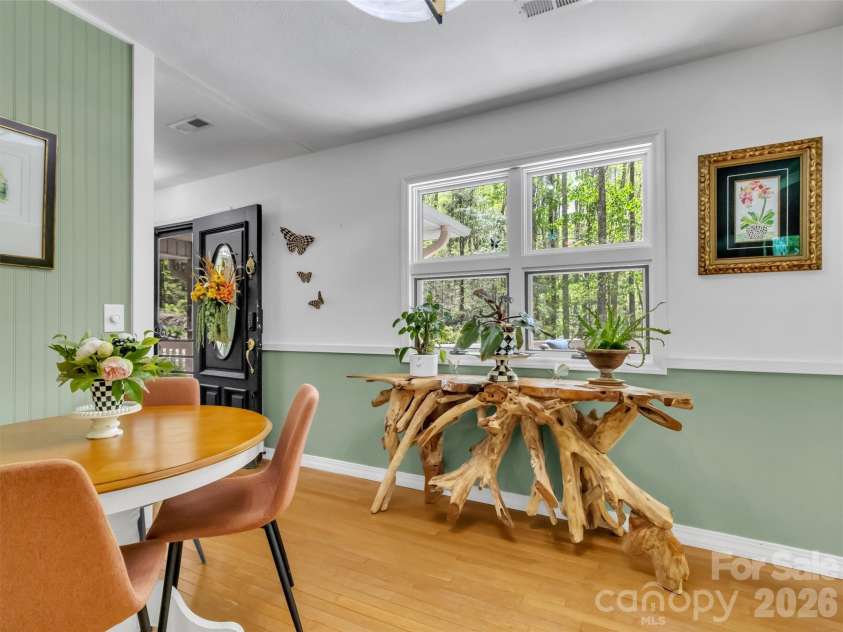 211 Rustic Road, Waynesville, NC 28786.  MLS# CAR4371760, YatesRealty ID 13537. Breakfast Nook