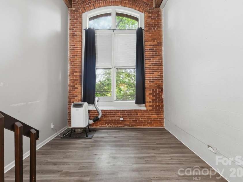 201 Hoskins Road, Charlotte, NC 28208.  MLS# CAR4360036, YatesRealty ID 13538. 