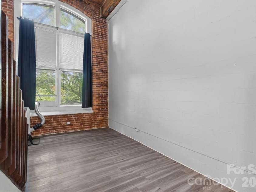 201 Hoskins Road, Charlotte, NC 28208.  MLS# CAR4360036, YatesRealty ID 13538. 