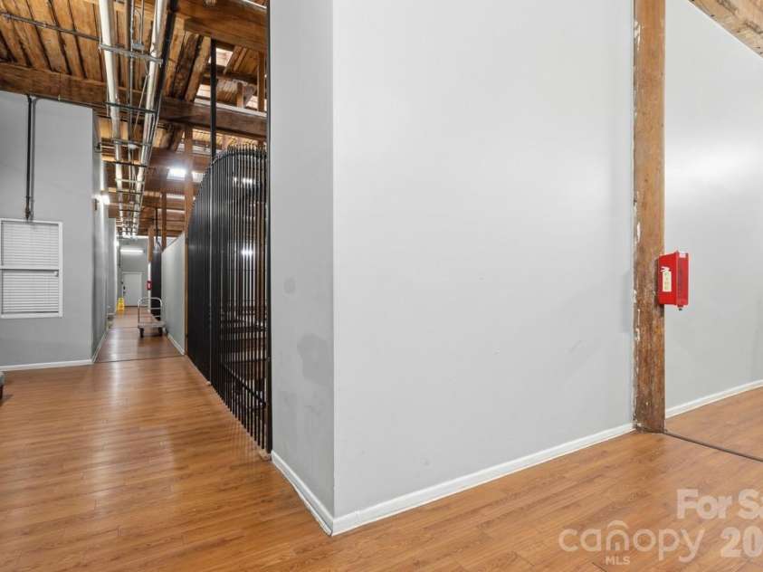 201 Hoskins Road, Charlotte, NC 28208.  MLS# CAR4360036, YatesRealty ID 13538. 