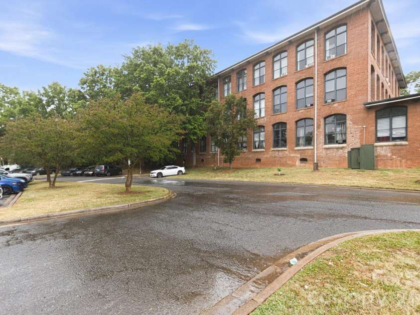 201 Hoskins Road, Charlotte, NC 28208.  MLS# CAR4360036, YatesRealty ID 13538. 
