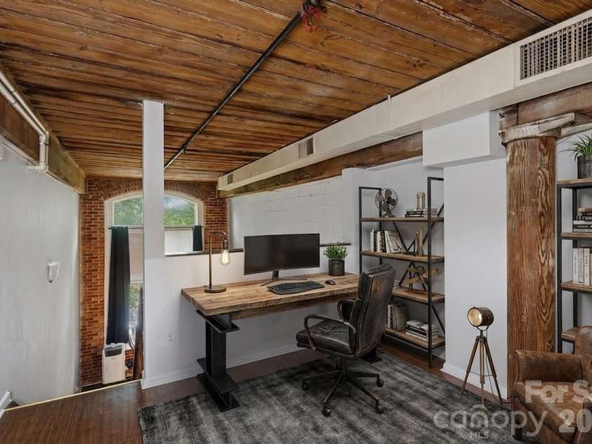 201 Hoskins Road, Charlotte, NC 28208.  MLS# CAR4360036, YatesRealty ID 13538. Loft area - virtually staged