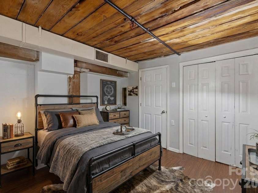201 Hoskins Road, Charlotte, NC 28208.  MLS# CAR4360036, YatesRealty ID 13538. Virtually Staged