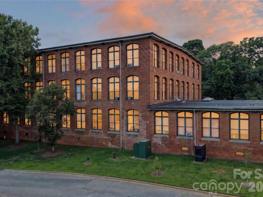201 Hoskins Road, Charlotte, NC 28208.  MLS# CAR4400692, YatesRealty ID 13538. 