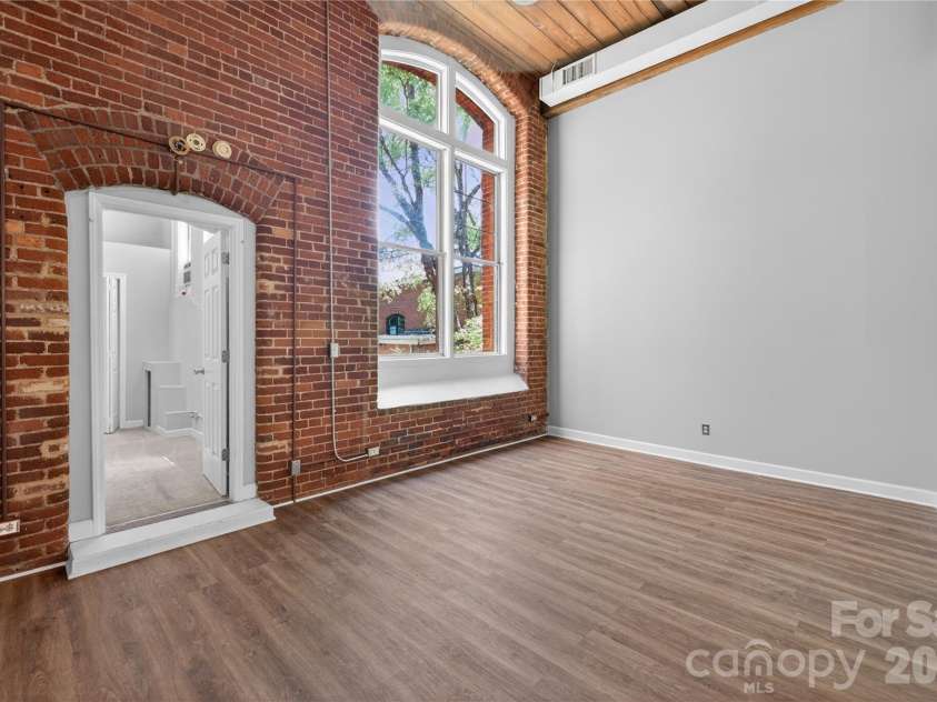 201 Hoskins Road, Charlotte, NC 28208.  MLS# CAR4400692, YatesRealty ID 13538. 