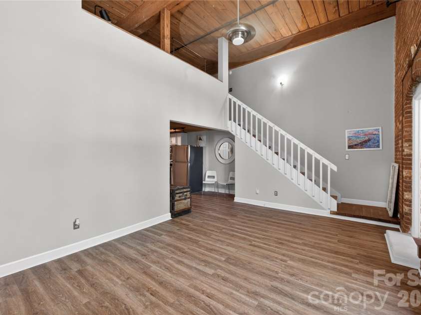 201 Hoskins Road, Charlotte, NC 28208.  MLS# CAR4400692, YatesRealty ID 13538. 